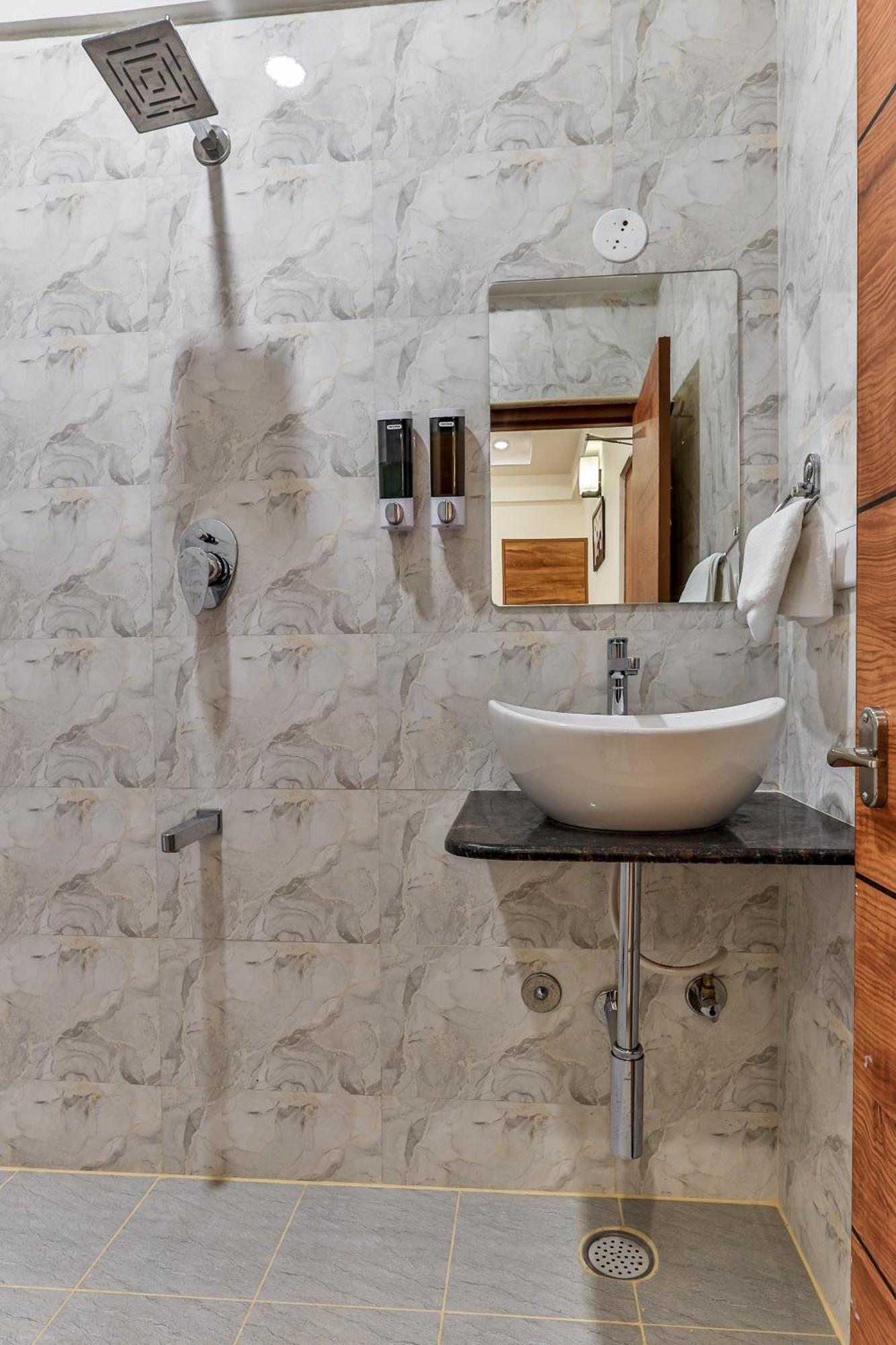 The Auberge Boutique Hotel - Manyata Tech Park Bangalore Bagian luar foto
