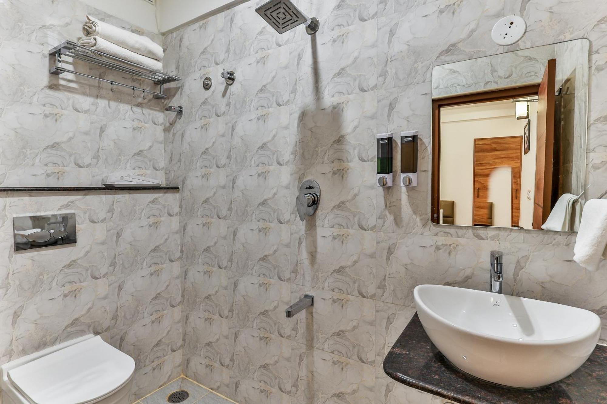 The Auberge Boutique Hotel - Manyata Tech Park Bangalore Bagian luar foto
