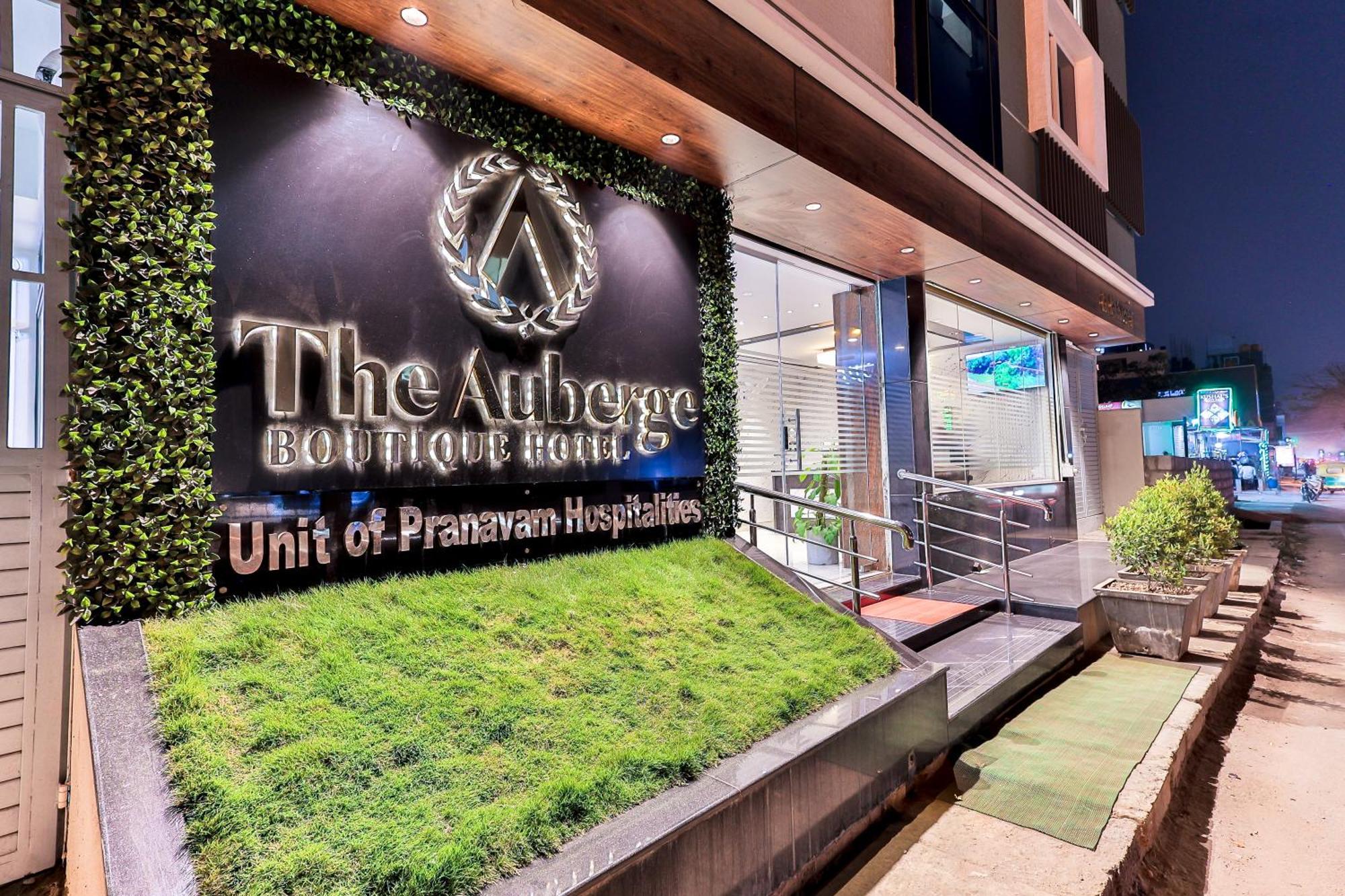 The Auberge Boutique Hotel - Manyata Tech Park Bangalore Bagian luar foto